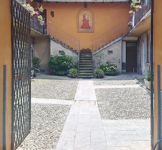 Gabbinoholidayhome In Suggestiva Corte Apartman