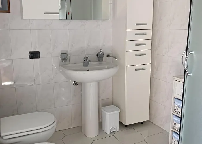 Apartment Gabbinoholidayhome In Suggestiva Corte